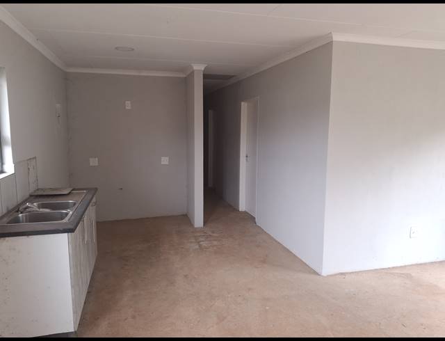 2 BEDROOM FREEHOLD FOR SALE IN DAWN PARK
